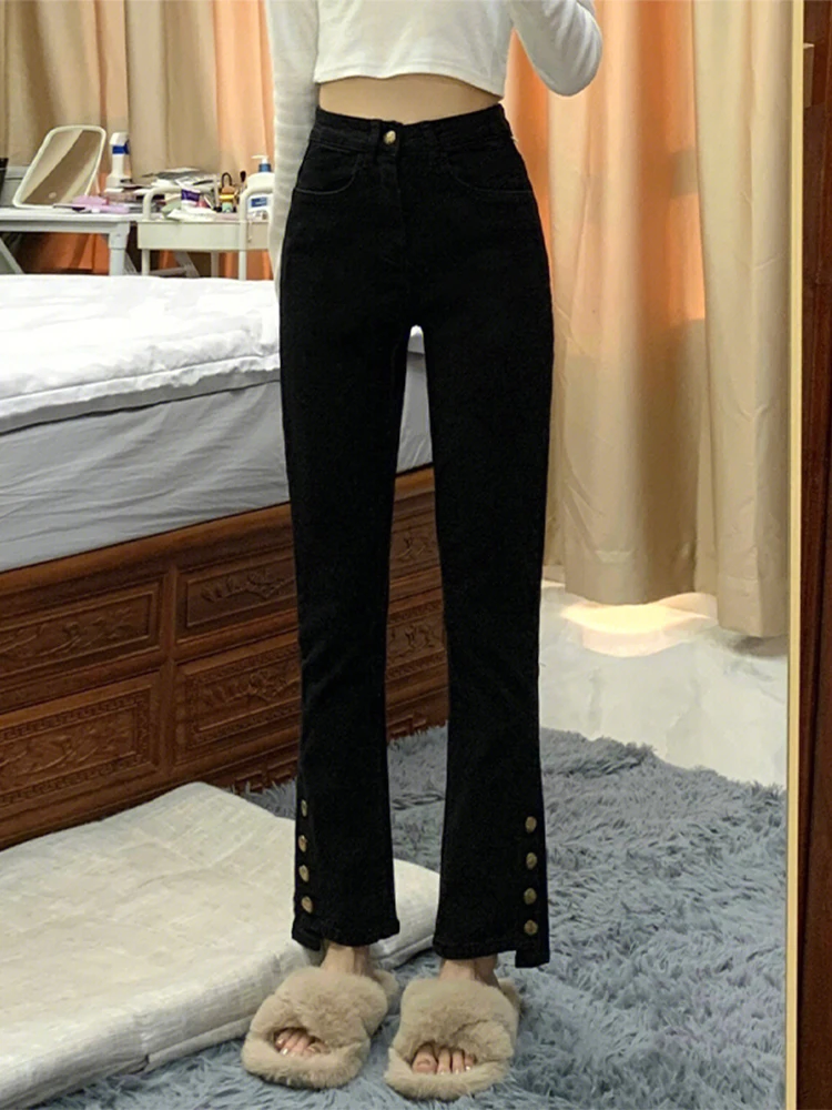 通勤パンツに悩む女性、どう選ぶ？黒色微ブーツカットデニムパンツが解決するリアルなスタイルの悩み