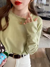 ホワイト 長袖Tシャツ【ゆったりフィット・春秋用・カジュアル】