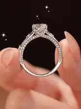 洗練されたデザインの925純銀リング【高級感・エレガント・女性用・プロポーズ向き】