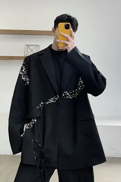 春季スタイル！デザイン感あるスパンコール仕立てのメンズジャケット【個性的なバンド付き】