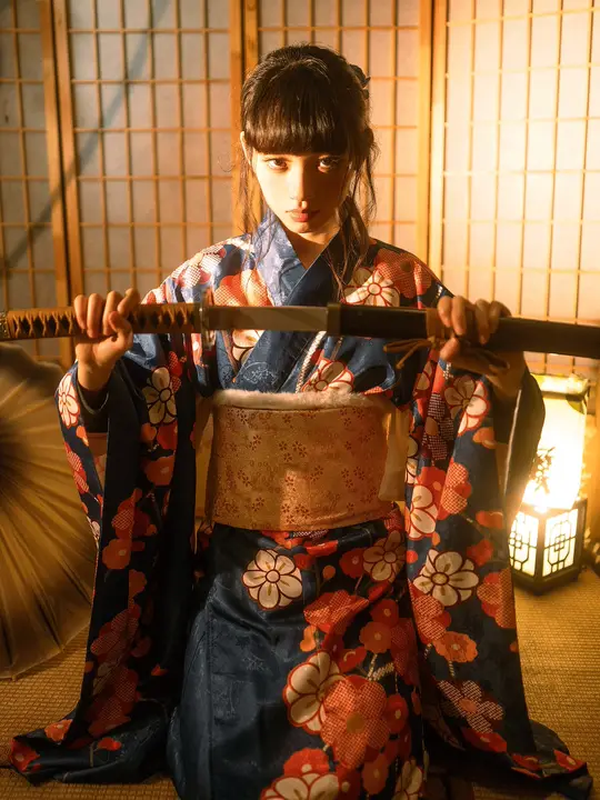 改良型振袖着物【藍色の梅花柄・暗い模様・和風デザイン】（セットアップ対応）