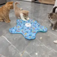猫のための狩猟マット 電動おもちゃ 自動回転ペットおもちゃ【遊び心満載・隠れ家付き】