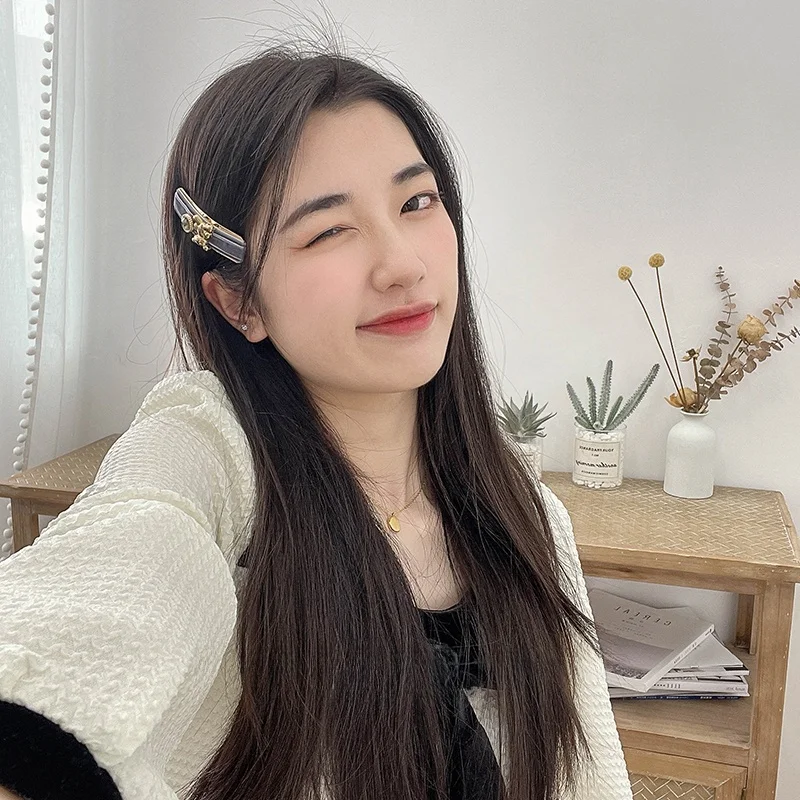 小熊デザインのヘアクリップ：サイドポニーテールに最適な日系おしゃれアクセサリー