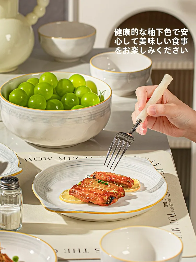 かっこいい鉢の選定ガイド：高級感のある陶製深皿の実用性とデザイン解析
