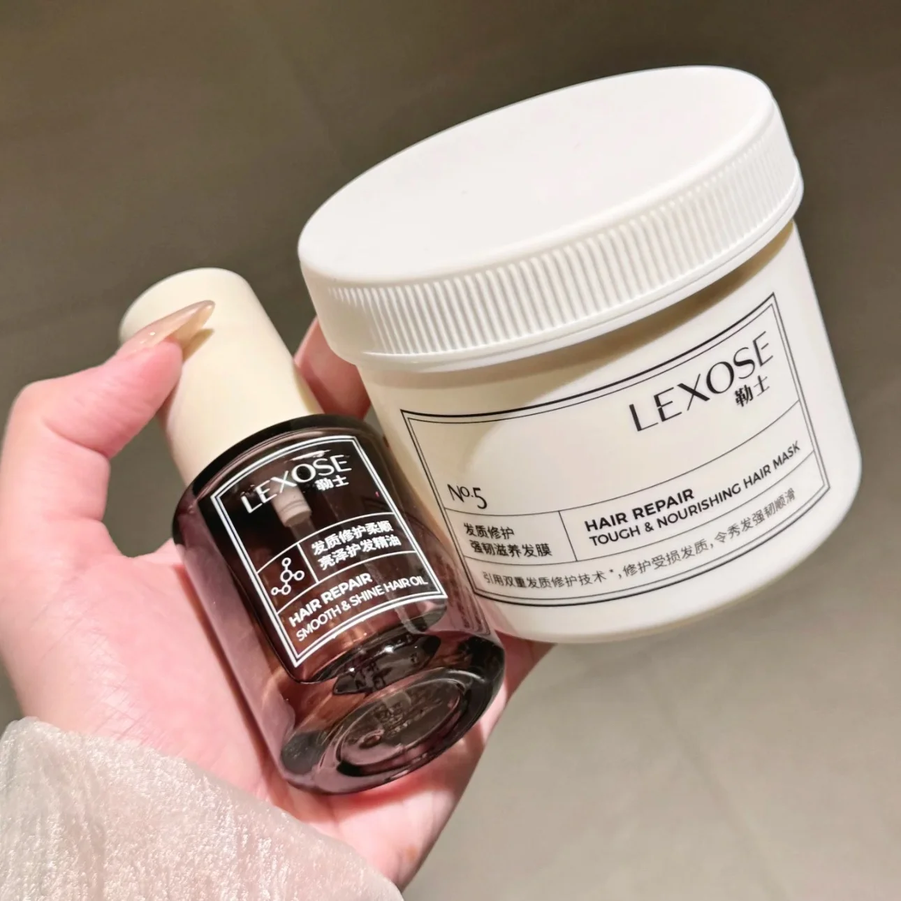 無印ヘアオイルとは何か：シンプルな髪質ケアに特化した天然成分のオイル