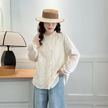 女性用刺繍入りシャーリング衿長袖シャツ【大きいサイズ・スリム効果】