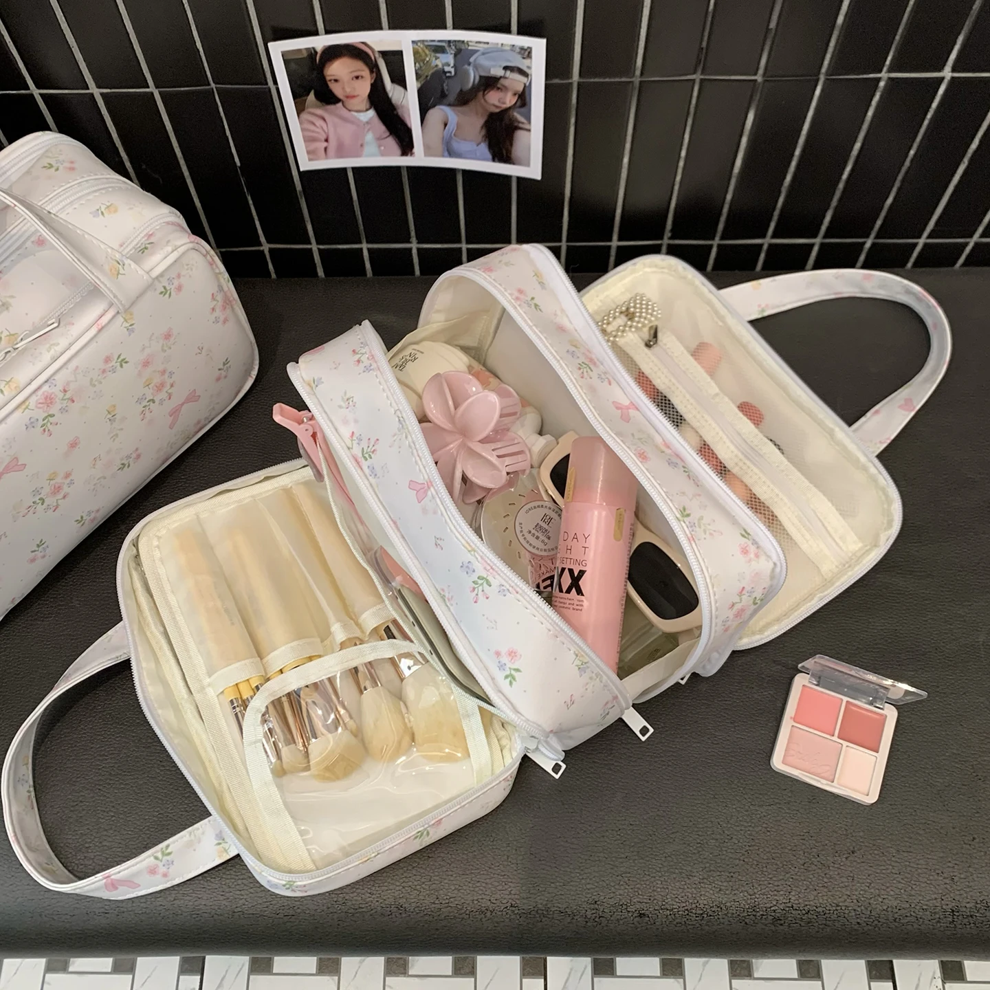 浴衣カバン メンズ向けの小物収納：可愛いフラワープリントコスメポーチの実用性と使い分け