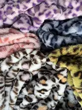 ヒョウ柄のポンポンファー生地【ハンドメイド・ウサギ型ぬいぐるみ用】