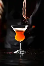 高級ボロシリケイトガラスカップ【スタイリッシュデザイン・高脚・ジュースおよび飲料用】