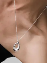 シンプルデザインのペンダントシルバーネックレス【女性用・細身・デザインネックレス】