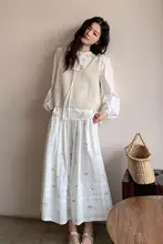 白色刺繍の新中式女性用春季ブラウスとミディスカート【美しいデザイン・半袖】（セットアップ対応）
