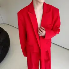 個性的でスタイリッシュな赤色パッド付きジャケット【舞台用・メンズ・トラウザーズ付き】（セットアップ対応）