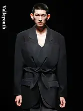 黒い鷹 立体構造デザインの個性的なトレンドスーツ【独立デザイナー・メンズファッション】