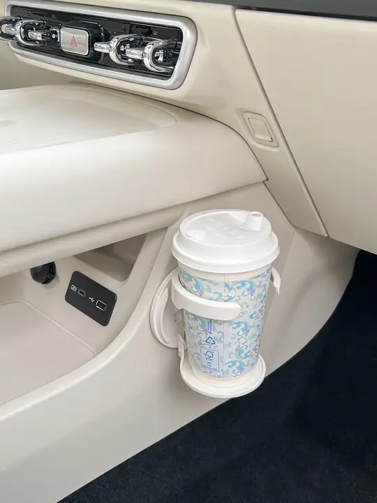 車用飲料ホルダー【固定式・多機能・ティーカップ用・灰皿付き】