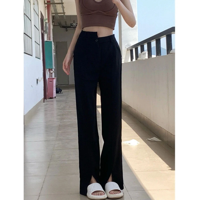スリット入りハイウエストワイドパンツ：通勤風の秋シーズンに最適なレディーススタイル