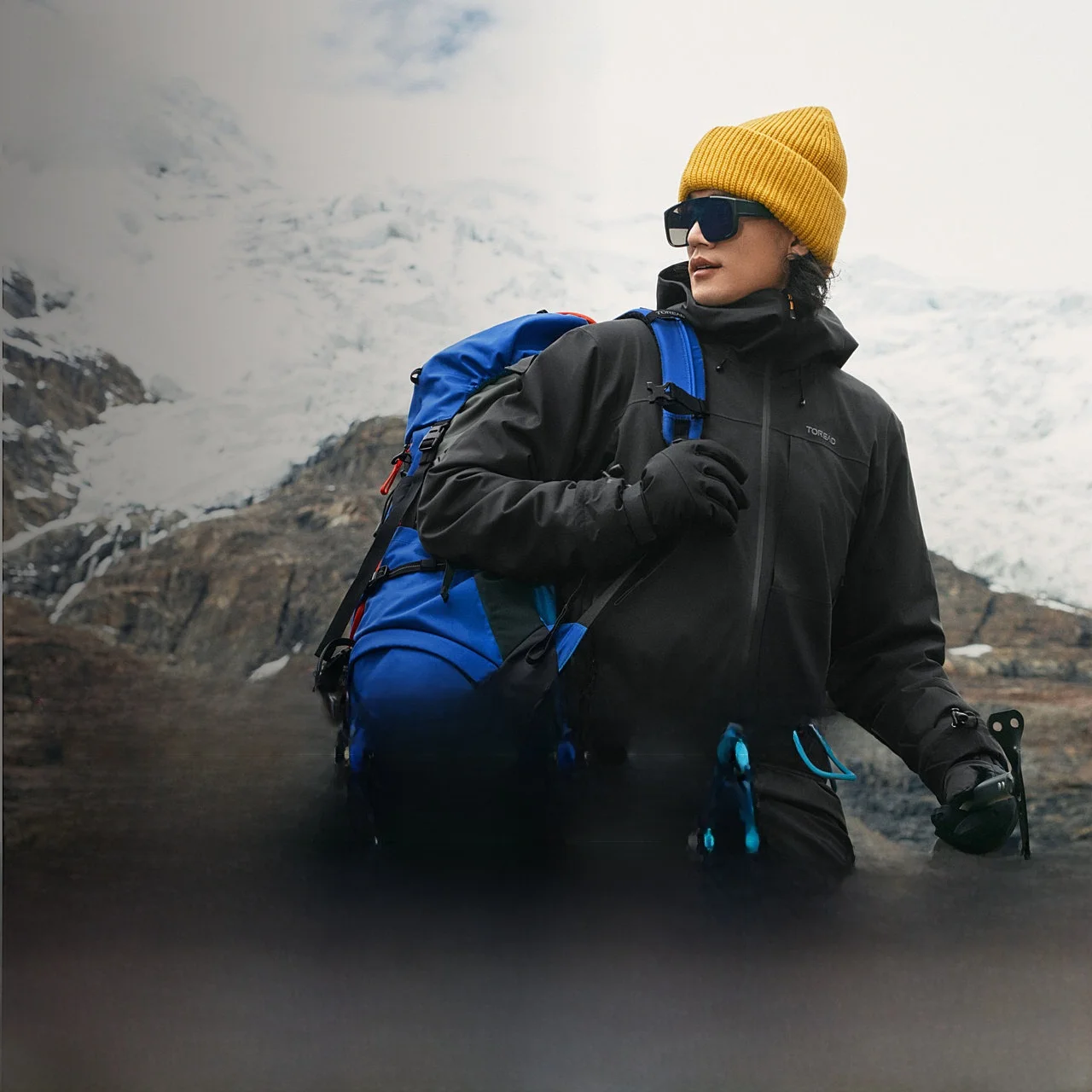 探路者アウトドア登山用レインジャケット：冬季ハイキングでの防水透湿性能と実用 性の検証