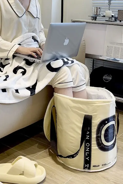 携帯用足湯バッグ【折りたたみ式・洗面器付き・保温機能】