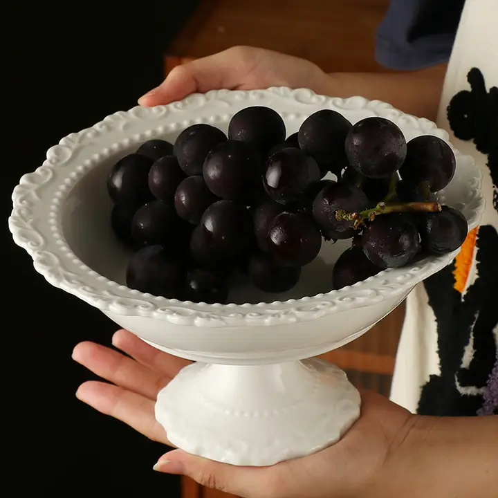 高級感ある陶磁器製の果物皿【高脚・デザート皿・おしゃれなディスプレイ用】