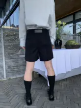 デザインが秀逸なバermudaショートパンツ【夏用・ウエストディテール】
