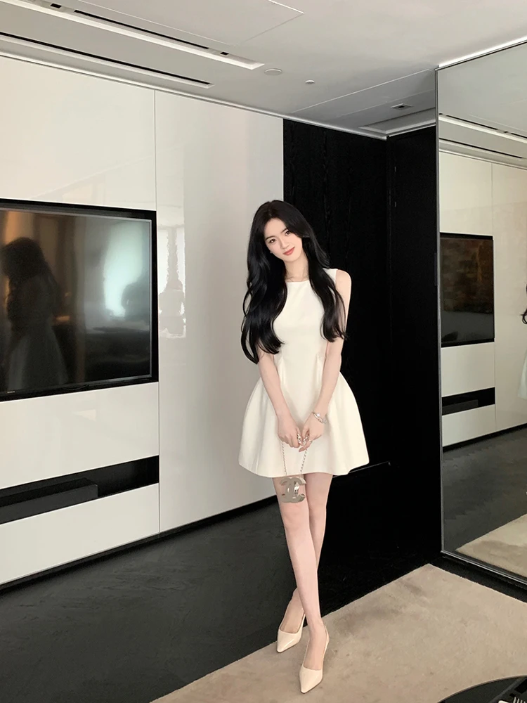 夏季用やさしい印象の高品質ドレス：30代・40代女性の披露宴・会社創立記念パーティーに最適な少女風ドレス