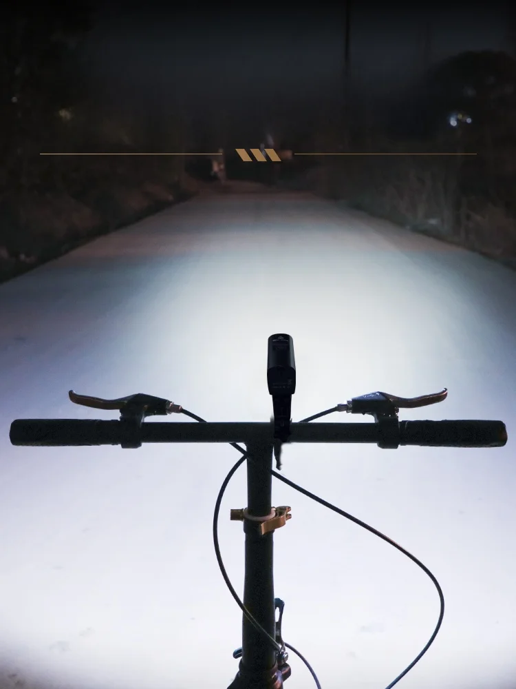 雪道でも明るく安全に！LEDヘッドライトを着用するべきか？そして、バイクで両方つけるとどうなるの？