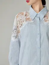 レトロ風フランスデザインのレース刺繍入りブルー＆ホワイトマリンシャツ【春夏用・女性用】
