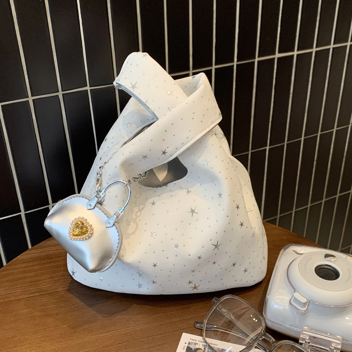 星型デザインの女性用手提げバッグ：カジュアル・通勤・多用途に最適な軽量帆布バッグ