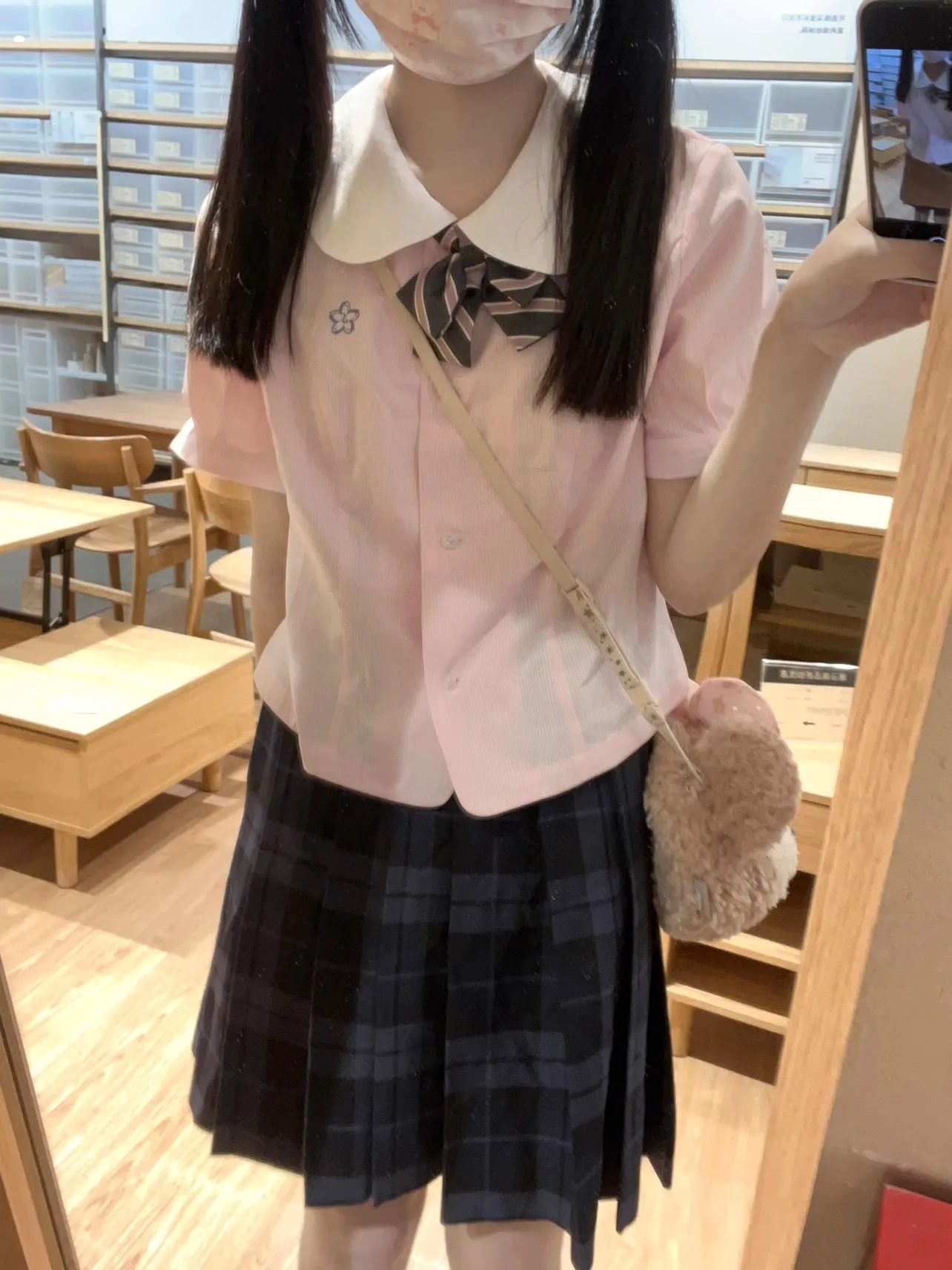 シアーシャツ ベスト おすすめ：甘美な学院風ブルーシャツの機能と使用シーン