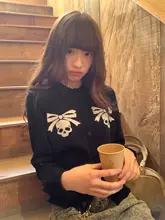 デザイン性のあるゆったりニットカーディガン【春用・リボン付き・スカル柄】