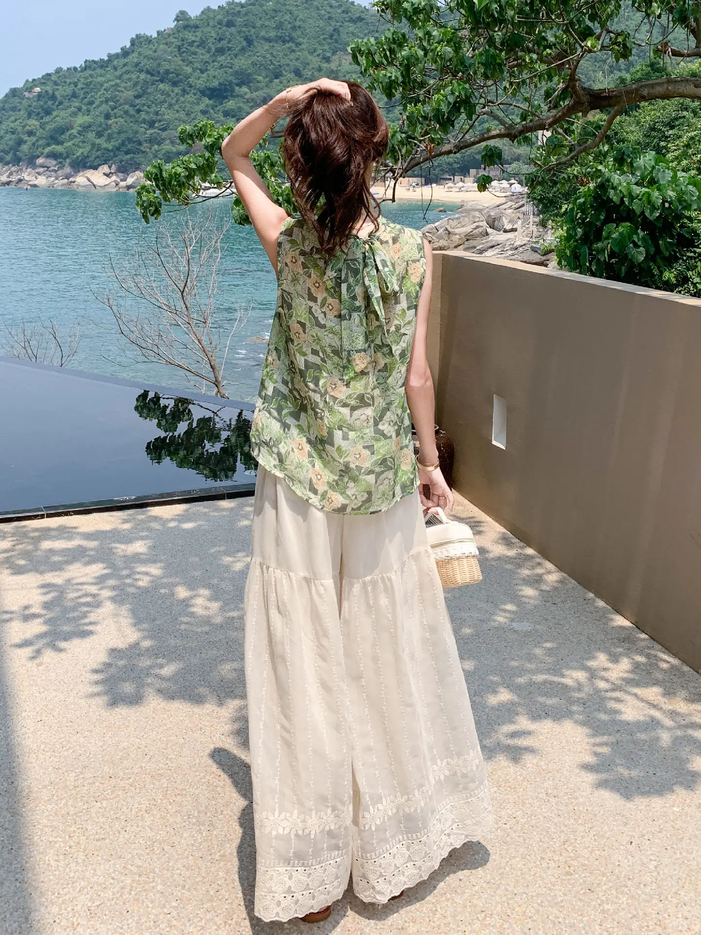 40代の夏にどんな服を着るか？6月後半の通勤スタイルとカジュアルな選択肢を解き明かす