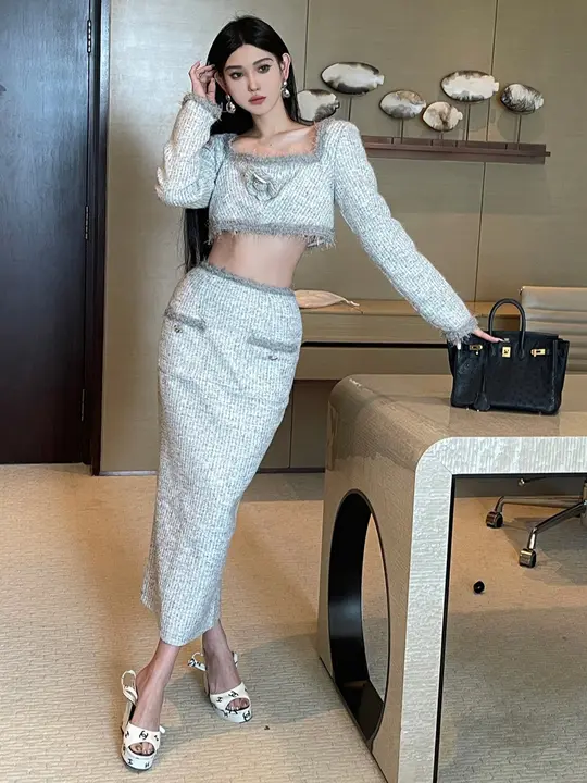 小香風ショートトップスとタイトスカート【レトロデザイン・スクエアネック・フィット感良好】（セットアップ対応）
