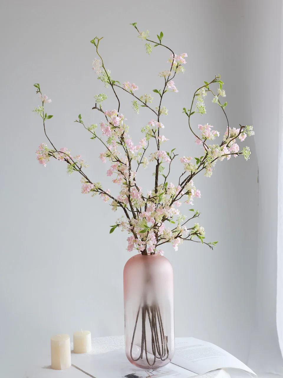 春のリースは造花を使うべき？雪柳風の造花ブーケが選ばれる理由とは