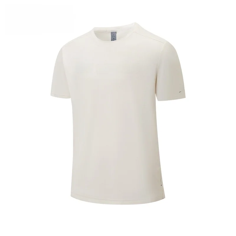 軽快な着心地の夏用ランニングTシャツ：メンズショートスリーブの実用性と性能解析