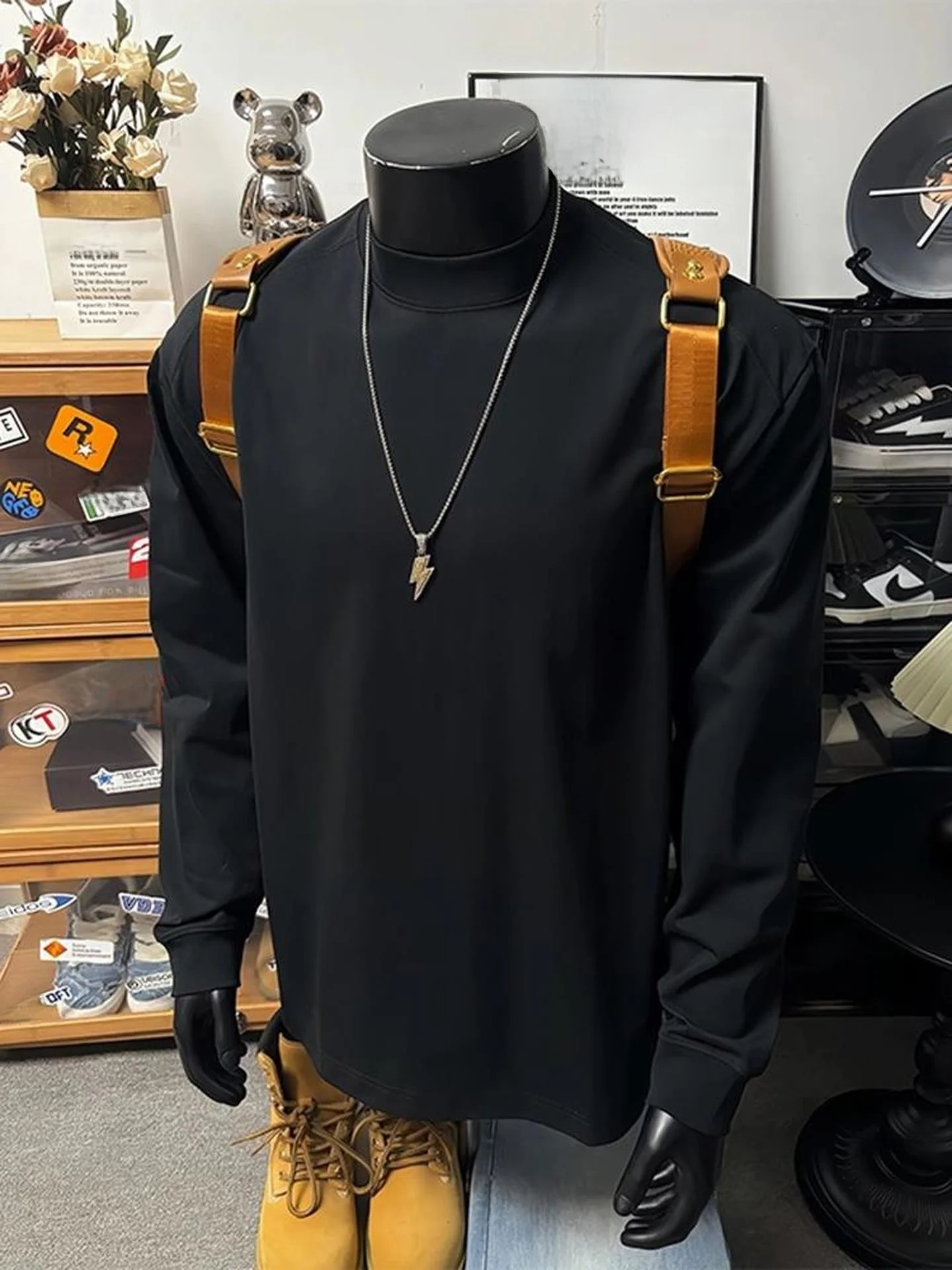 ゆったりとしたデザインの長袖Tシャツ：コットン100%で秋の日常を快適に