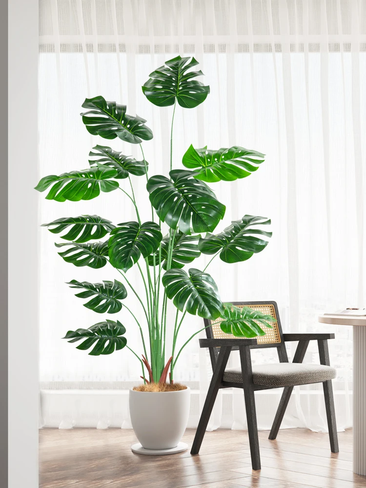 揃えるミニマリスト部屋づくりアイテム - 高さと植木鉢の設計による視覚的バランス
