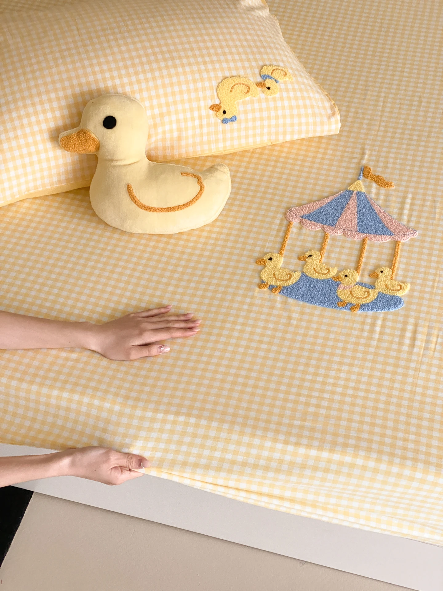 全棉刺繍夏用掛け布団：親肌感と通気性を実現するクイーンサイズの涼しい選択肢