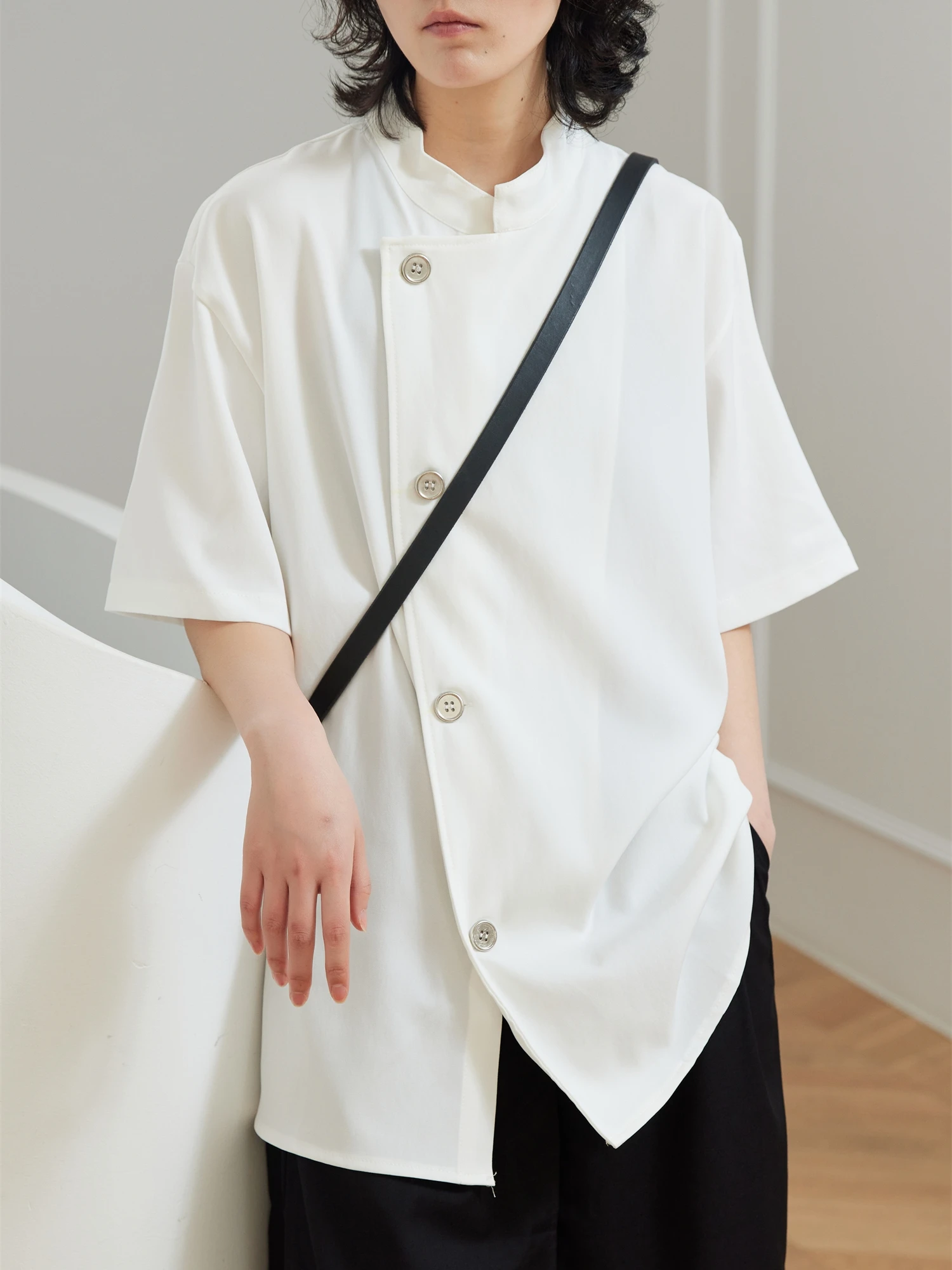新中式 斜めボタン襟立ち衿シャツ【短袖・デザイン性あり】