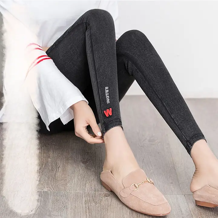 ボトムス【秋用・グレー・スリムフィット・肌触りの良いデニム風】