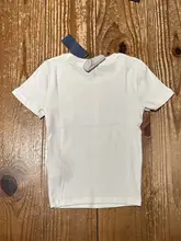 カジュアルなプリント入りショートTシャツ【スリムフィット・ラウンドネック・女性用】