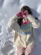 デザイン性のある厚手クルーニット【クリスマス・衝撃カラー】