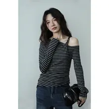 ストライプデザインの斜め襟長袖Tシャツ【通勤用・スリムフィット・ファッション性抜群】