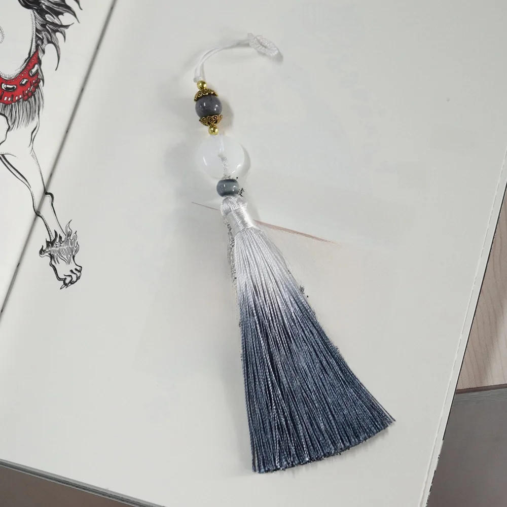 卒業式コサージュ手作り：貔貅デザインのグラデーションフリンジ付きハンドメイドアイテムの実用性と作成ガイド