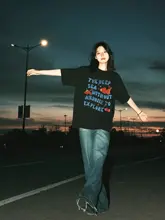 極上の柔らかさ コットンオーバーサイズ Tシャツ【ユニセックス・クリエイティブプリント・アメリカンヴィンテージ・白】（セットアップ対応）