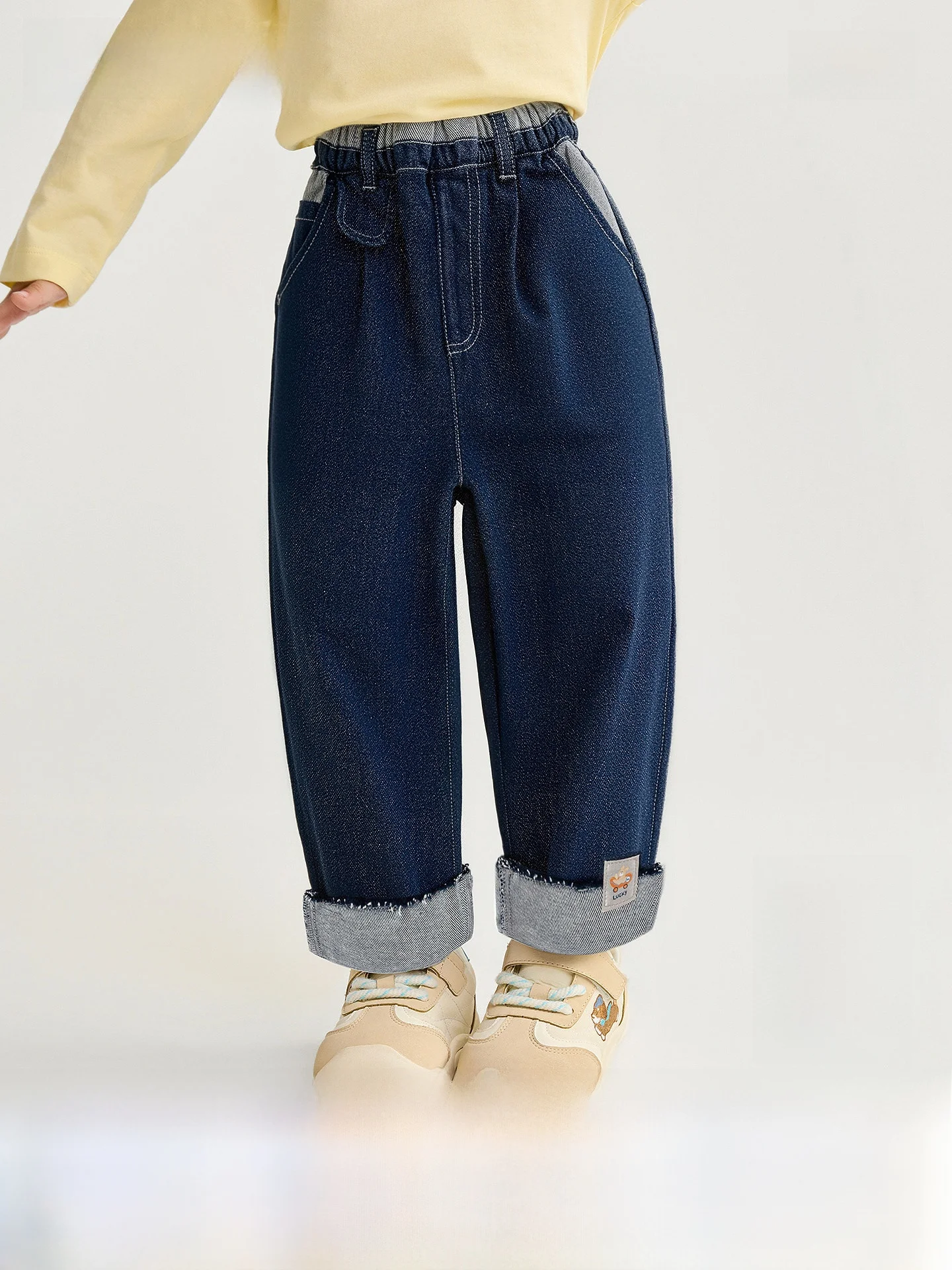 子供用デニムパンツ：柔らかい素材で春秋に最適な男の子向け長パンツ
