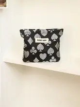 黒の旅行用化粧ポーチ【コンパクト・化粧品・生理用品収納、携帯可能】（セットアップ対応）