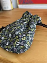 手作り布製ジュエリーポーチ【抽紐デザイン・ブレスレット収納用・女性向け・小型】