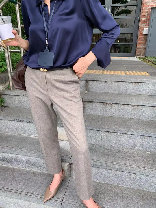 快適なストレートパンツ【秋用・細身・カジュアル】（セットアップ対応）