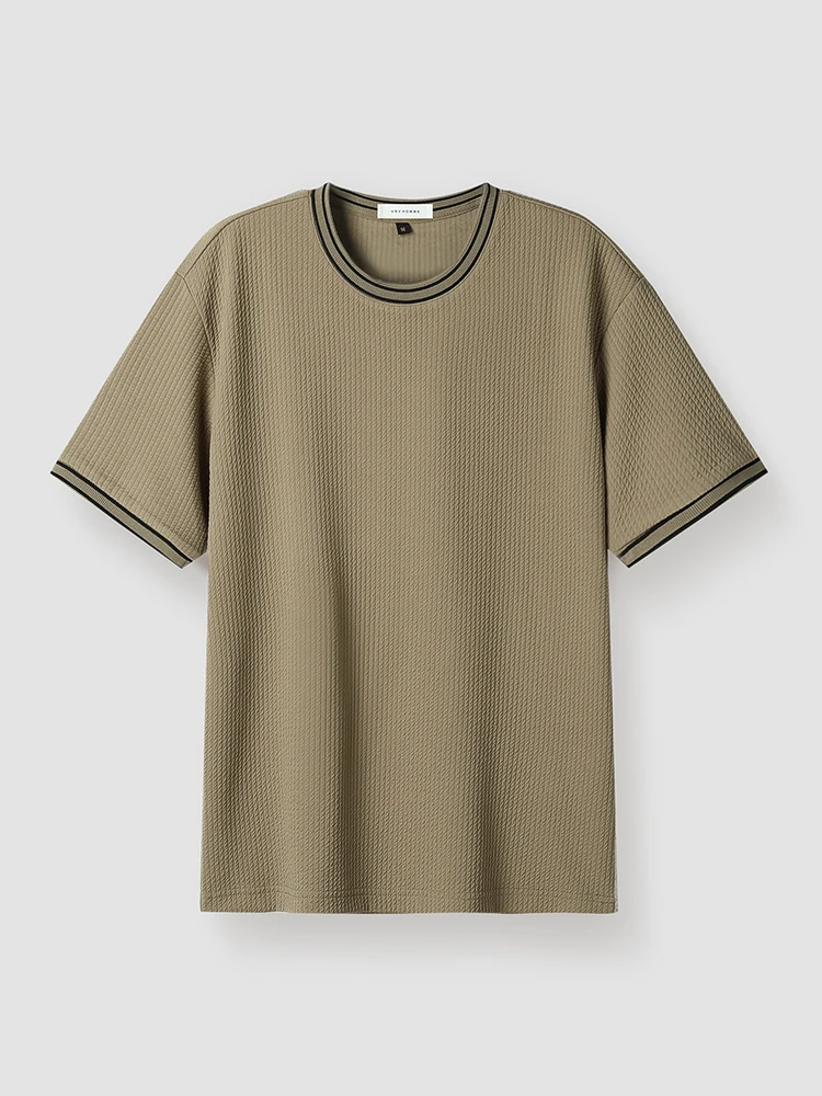 カットオフ tシャツをどう選ぶ？30代の男性が実際の生活で気づいた、通勤に合うシンプルなTシャツの選び方