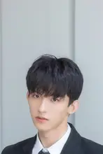 スタイリッシュな短髪ウィッグ【ナチュラルデザイン・男性用・韓国スタイル】