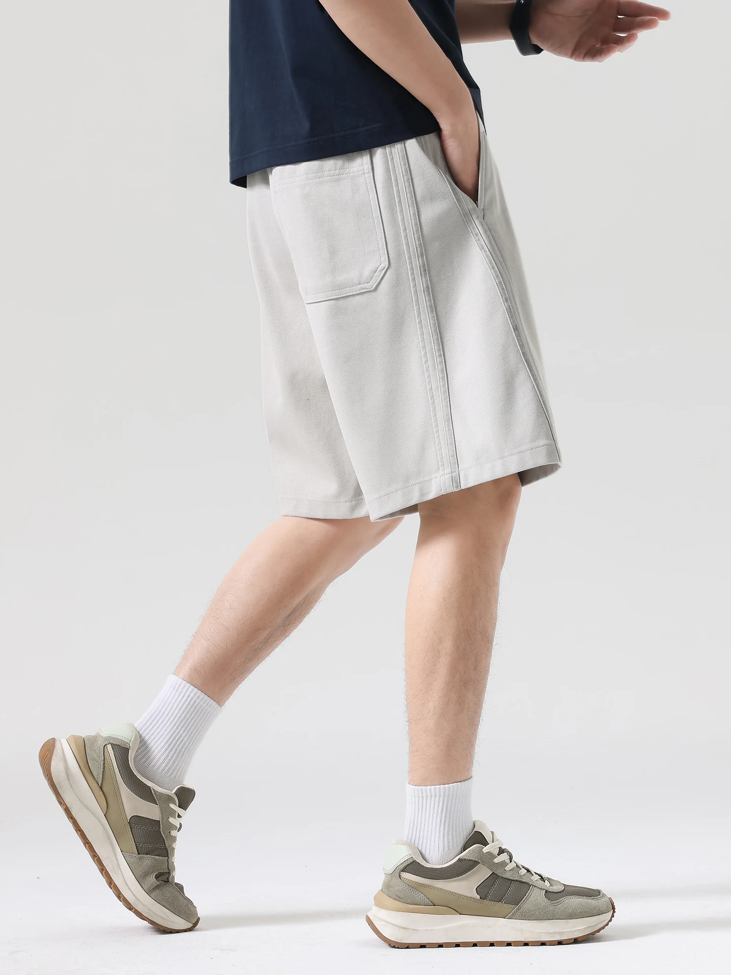 メンズ ショート カラー パンツ：Pouilly Legendeの夏用ニットカジュアルショートパンツがどう評価されるか